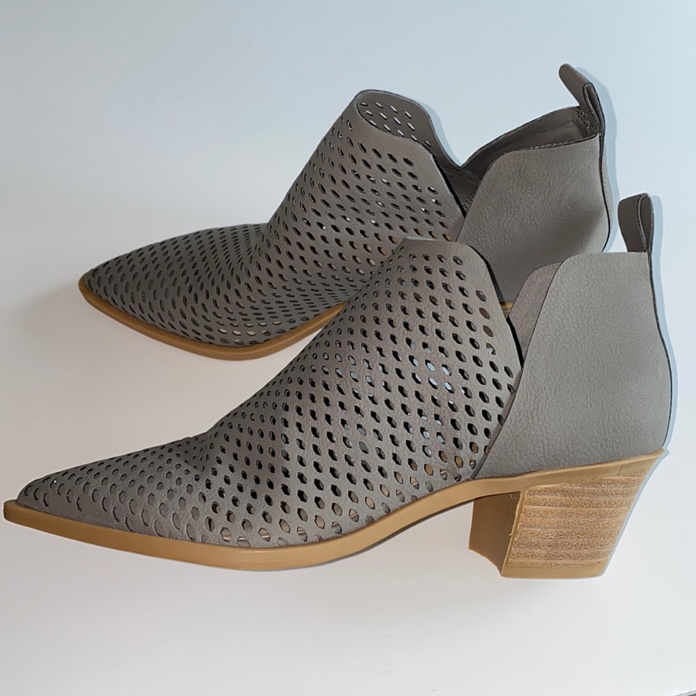 Dolce Vita Grey Ankle Booties SZ 8.5 NEW!